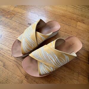 Size 8 used olukai sandal